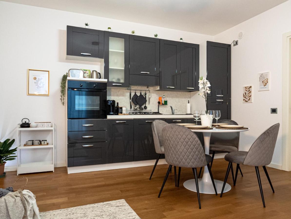 Maison Blanche: Appartamento Elegante Con Parcheggio Privato Mantua Zewnętrze zdjęcie